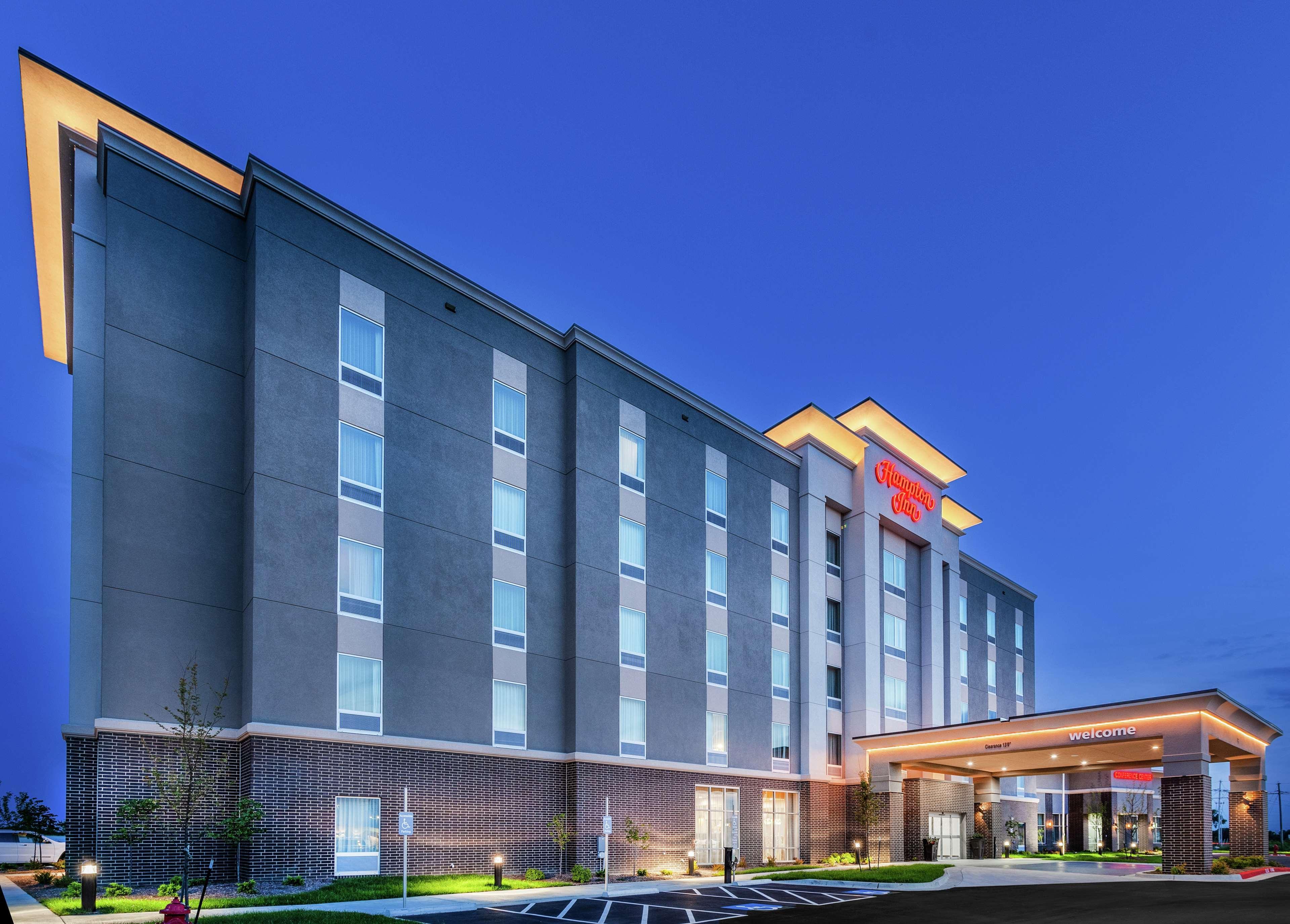 Hampton Inn Gardner Exterior photo
